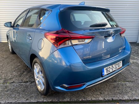 2016 Toyota Auris HYBRID @ Waltons Garage Ranelagh €13,950