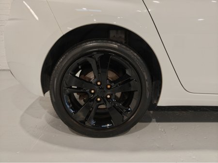 2016 Peugeot 308 ALLURE 1.2 110 4DR €8,750 thumbnail