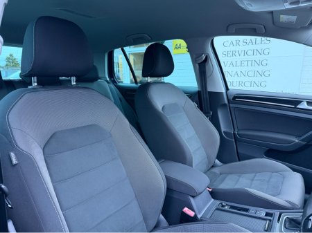 2017 Volkswagen Golf 1.4 TSI 140HP HIGHLINE AUTO €18,950 thumbnail