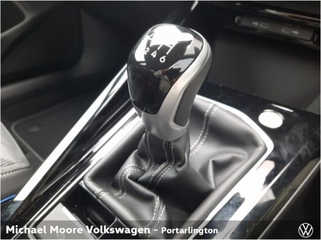 2026 Volkswagen Golf R-LINE 1.5TSI 150HP €42,838 thumbnail