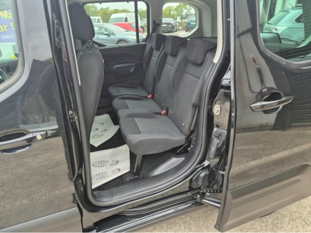 2019 Peugeot Rifter ALLURE BLUEHDI €17,950