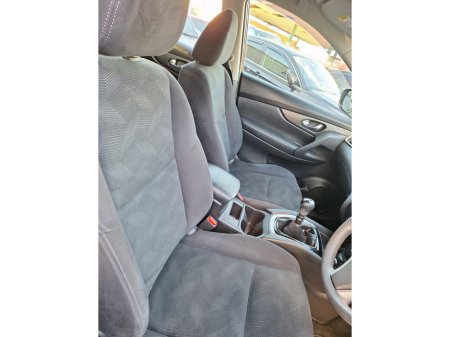 2017 Nissan X-Trail 1.6 DSL XE SP 7 SEAT E E6 4DR €13,995 thumbnail