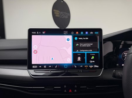 2025 Volkswagen Golf GTE 1.5 PHEV 272HP DSG *PAN ROOF* €47,990 thumbnail