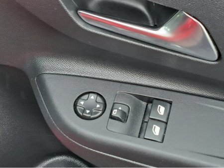 2022 Opel Corsa SC 1.2 75BHP **LED HEADLIGHTS** €16,500 thumbnail