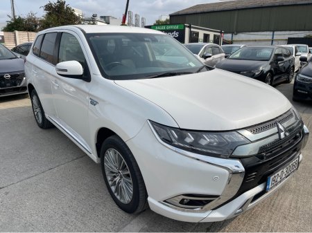 2019 Mitsubishi Outlander (Very Low Km's) HYBRID 2.4 PHEV AUTOMATIC 5DR MODEL  www.bolandscarcentre.ie €23,900