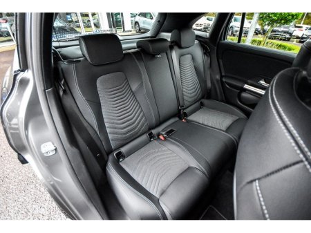 2025 Mercedes-Benz GLA Class 200d Sport Executive Auto €54,850 thumbnail