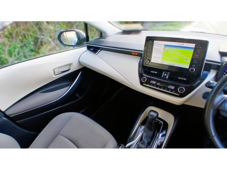 2022 Toyota Corolla HYBRID LUNA SPORT 4DR €26,000 thumbnail