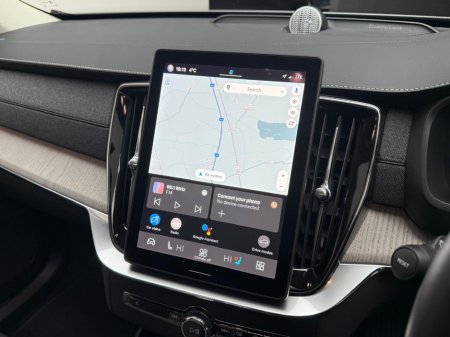 2025 Volvo XC90 ULTRA T8 RECHARGE 2.0 455HP PHEV *7 SEATER* €89,990 thumbnail