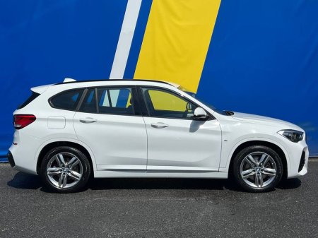 2021 BMW X1 XDRIVE25e M-SPORT 1.5 HYBRID // LEATHER M-SPORT HEATED SEATS // APPLE CARPLAY/ANDROID AUTO // 18