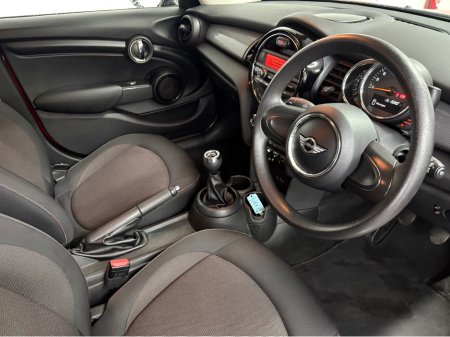 2017 MINI Cooper Black Edition 1.5P €14,950