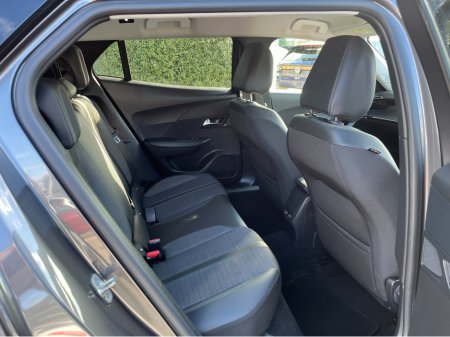 2022 Peugeot 2008 ALLURE 1.2 PETROL //WINTER SALE €2000 REDUCTION// €19,950 thumbnail