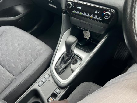 2025 Toyota Yaris Yaris Hybrid Luna €23,750 thumbnail