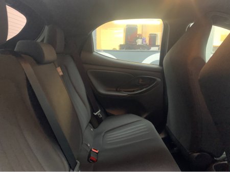 2023 Toyota Yaris 1.0 PETROL AUTOMATIC / 9k KMs / Reverse Camera €21,950 thumbnail