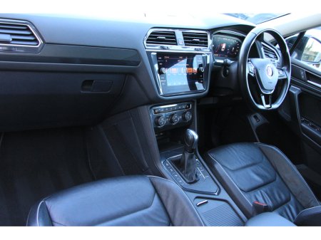 2022 Volkswagen Tiguan Allspace Black Edition R Line * Sunroof * 7 Seats €43,950 thumbnail