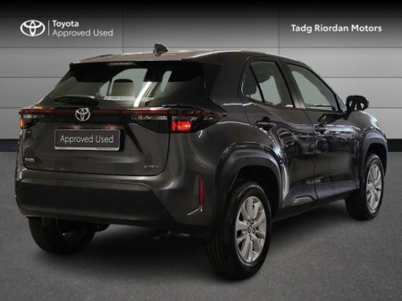 2025 Toyota Yaris Cross LUNA €33,950