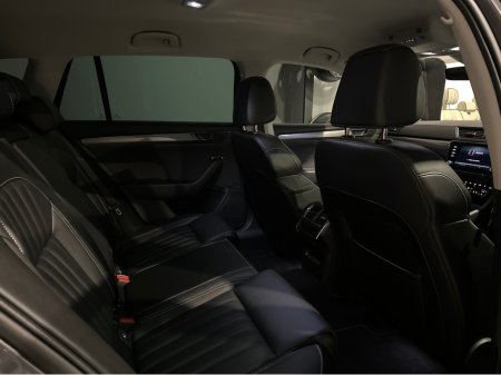 2023 Skoda Superb ESTATE E-HYBRID AUTOMATIC €29,950 thumbnail