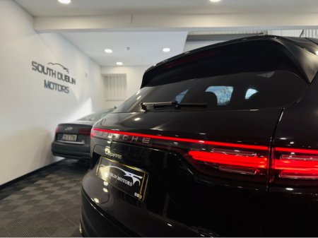 2019 Porsche Cayenne V6 E-HYBRID AUTO €59,899 thumbnail