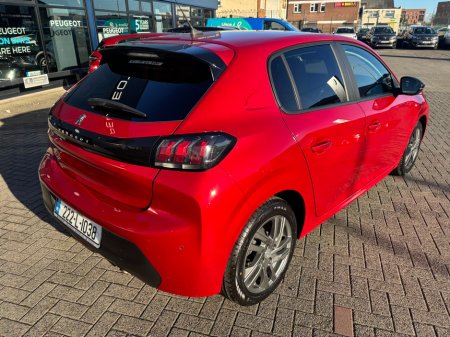2022 Peugeot 208  €13,950