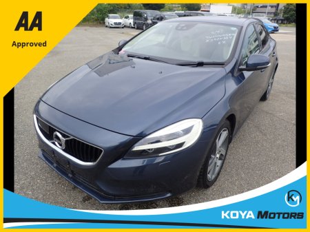 2019 Volvo V40 2.0 D4 SE LUXURY PLUS DIESEL AUTOMATIC // MASSIVE SPEC //  HALF HEATED LEATHER // REVERSING CAMERA // CRUISE CONTROL // LANE ASSIST // COLLISION WARNING SYSTEM // UPGRADED SPORT ALLOYS