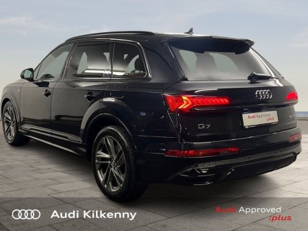 2021 Audi Q7 55 TFSI e S Line Black Edition - 381 bhp €53,900 thumbnail