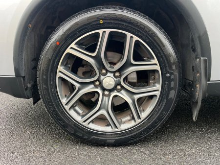 2015 Mitsubishi Outlander 2.2 DI-D 150PS 6MT 4WD 7-Seater Intense €11,950 thumbnail