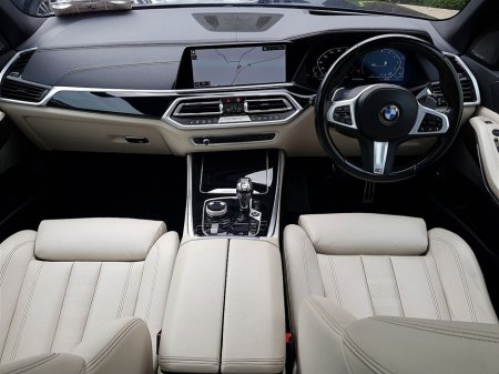 2021 BMW X5 xDrive45e M Sport €67,995 thumbnail