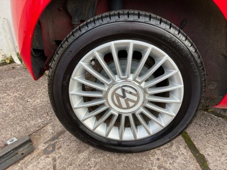 2016 Volkswagen up! DBA-AACHY 5DR €10,750 thumbnail