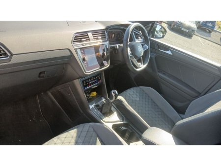 2023 Volkswagen Tiguan R-Line 2.0 TDI 150 BHP *REAR VIEW CAMERA, HEATED FRONT SEAT €43,995