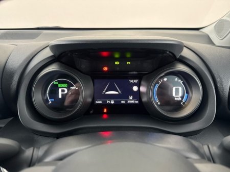 2023 Toyota Yaris Hybrid LunaSport €24,950 thumbnail