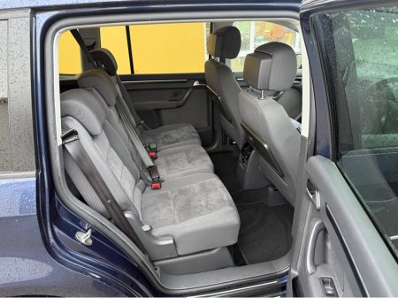 2015 Volkswagen Touran 1.4TSI HIGHLINE AUTOMATIC DBA-1TCTH €14,950 thumbnail