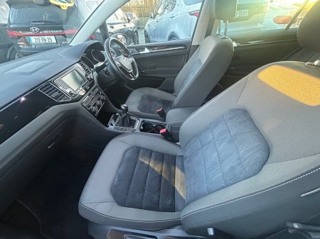 2016 Volkswagen Golf  €12,850