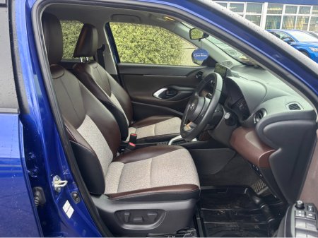 2021 Toyota Yaris Cross Z HYBRID AUTOMATIC 1.5 PETROL //MASSIVE SPEC//HALF LEATHER HEATED SEATS//KEYLESS ENTRY//360 PARKING CAMERAS// €23,950 thumbnail