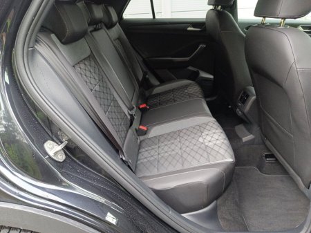 2023 Volkswagen T-Roc 2.0 TDI 150HP R-Line DSG Auto 7sp €35,995 thumbnail