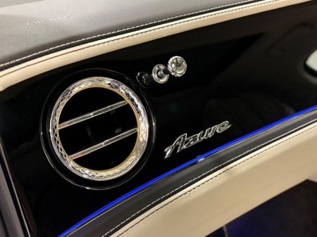 2025 Bentley Flying Spur 3.0 V6 E-HYBRID AZURE=AS NEW//HUGE SPEC=PAN ROOF//BALANCE OF BENTLEY WARRANTY=ONLY €150 ANNUAL ROAD TAX//TAILORED FINANCE PACKAGES AVAILABLE=TRADE INS €249,995 thumbnail