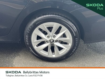 2025 Skoda Octavia Selection 2.0TDI 115HP €32,850 thumbnail