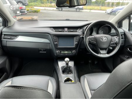 2017 Toyota Avensis 2.0 D-4D BUS EDITION PLUS OVERMOUNT 141BHP 4DR €10,995 thumbnail