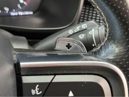 2020 Volvo XC40 D3 R-DESIGN AT 5DR AUTO €31,950 thumbnail