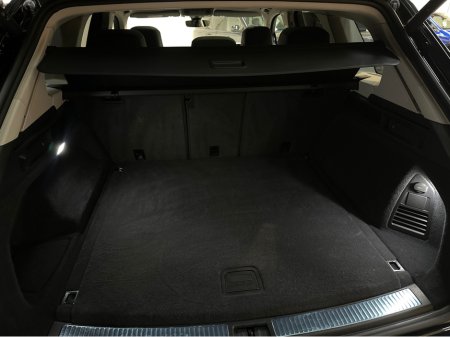 2024 Volkswagen Touareg 3.0 V6 TSIe  ELEGANCE 381PS €72,950 thumbnail