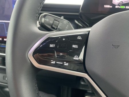 2025 Volkswagen ID.Buzz  €66,975 thumbnail