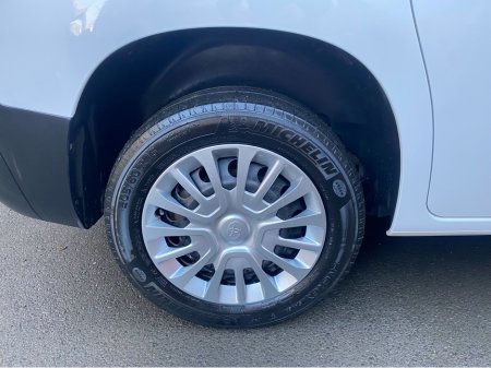 2023 Toyota Proace City City Icon L1 HDi 100 €15,995 thumbnail