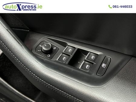 2019 Volkswagen Passat 2.0 TDI HIGH LINE Automatic, Reversing camera €26,995 thumbnail