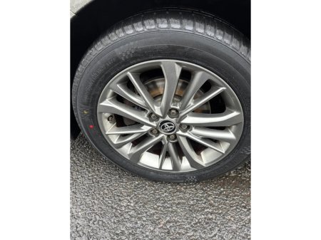 2017 Toyota Avensis 1.6 D-4D Luna Navi Saloon €11,500 thumbnail