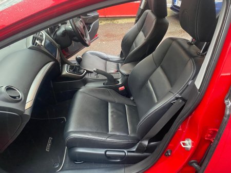 2015 Honda Civic 5DR 1.6 I-DTEC EXECUTIVE 4DR €9,995 thumbnail