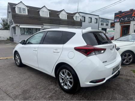 2019 Toyota Auris 1.4 D-4D TERRA 4DR €7,490 thumbnail