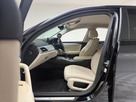 2019 BMW 5 Series 530E SE AUTO €23,990 thumbnail