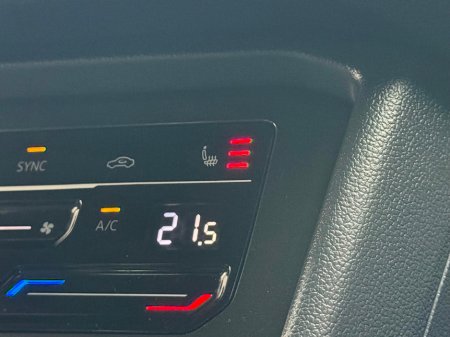 2022 Volkswagen Tiguan R-LINE 2.0 TDI 150HP €39,990 thumbnail