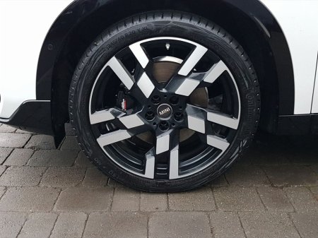 2025 MINI Countryman Cooper Classic thumbnail