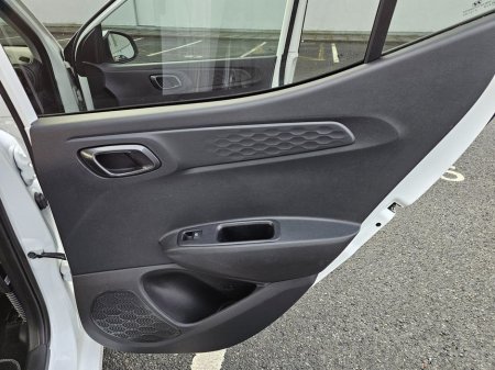 2021 Hyundai i10 1.0 PETROL Deluxe Plus MODEL LOW MILEAGE, FINANCE, NEW NCT, WARRANTY, 5 STAR REVIEWS €13,995 thumbnail