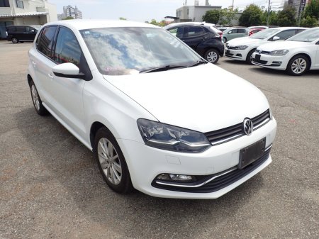 2017 Volkswagen Polo 1.2 TSI HIGHLINE PLUS PETROL AUTOMATIC // HEATED HALF LEATHER // PARK ASSIST // REVERSING CAMERA // PRO MEDIA PACK // CRUISE // FOGS // IDEAL STARTER CAR // IMMACULATE EXAMPLE €14,950 thumbnail