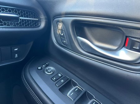 2025 Honda ZR-V ZR-V e:HEV Hybrid ADVANCE €46,950 thumbnail